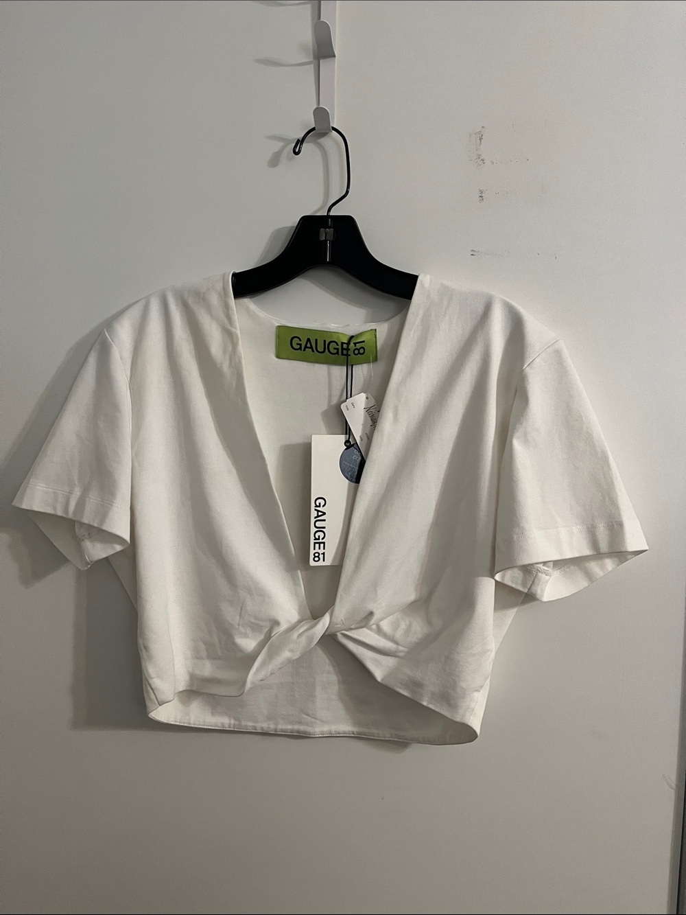 Gauge81 White Twist-Knot Crop Top